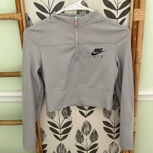 ✴️ EUC NIKE GRAY CROPPED 1/2 ZIP EXCELLENT CONDITION LONG SLEEVE TOP